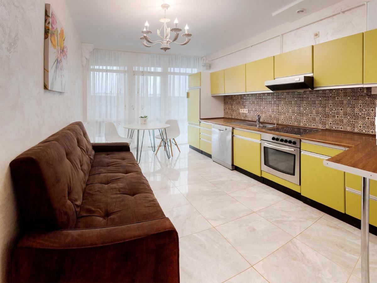 Apart Hotel Sweet Home Lviv Bagian luar foto